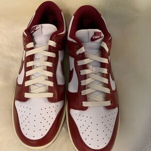 Nike Men's Red and White Sneakers